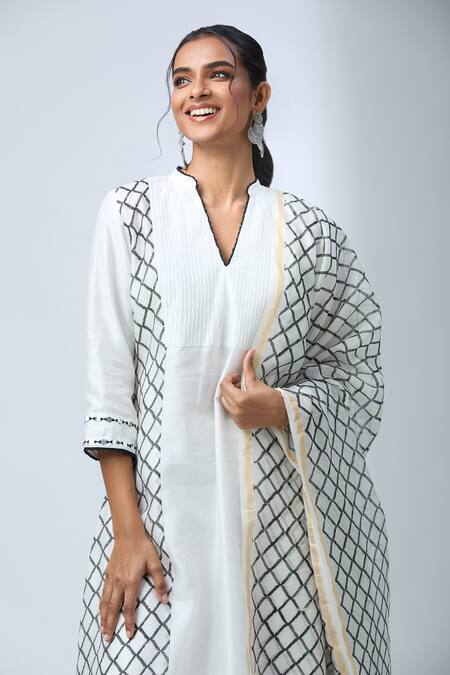 Shop_Kalakaari By Sagarika_Off White Cotton, Chanderi Silk Lace, Embroidery, Checkered Kurta Pant Set _Online_at_Aza_Fashions