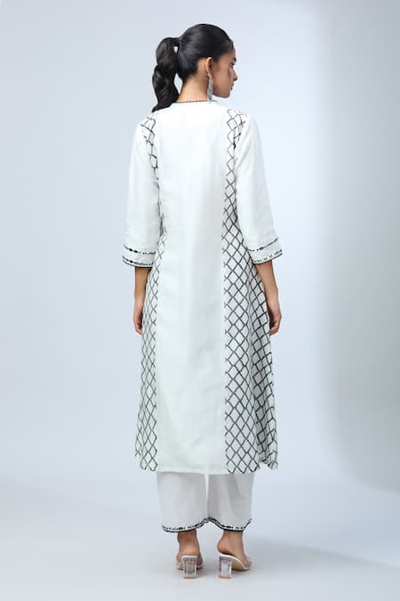Kalakaari By Sagarika Checkered Embroidered Kurta Pant Set 