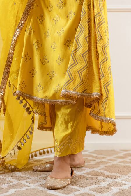 Shop_Rivaaj Clothing_Yellow Modal Gota Patti, Zari Round Neck Chevron Print Kurta Set 