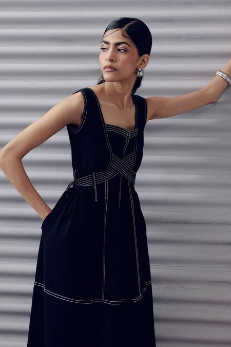 Veera Wear_Black Crepe Sweetheart Neck Stitch Embroidered Midi Dress _Online_at_Aza_Fashions