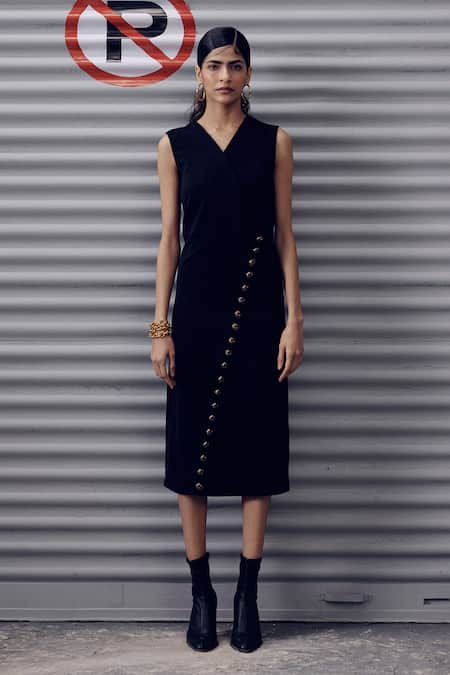 Shop Veera Wear Black Crepe V-neck Stitchline Embroidered Midi Dress at Aza Fashions Shop_Veera Wear_Black Crepe V-neck Stitchline Embroidered Midi Dress _at_Aza_Fashions