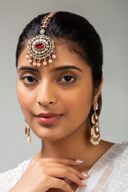 Shop Zevar King Red Floral Stone Maangtikka at Aza Fashions Shop_Zevar King_Red Floral Stone Maangtikka _at_Aza_Fashions