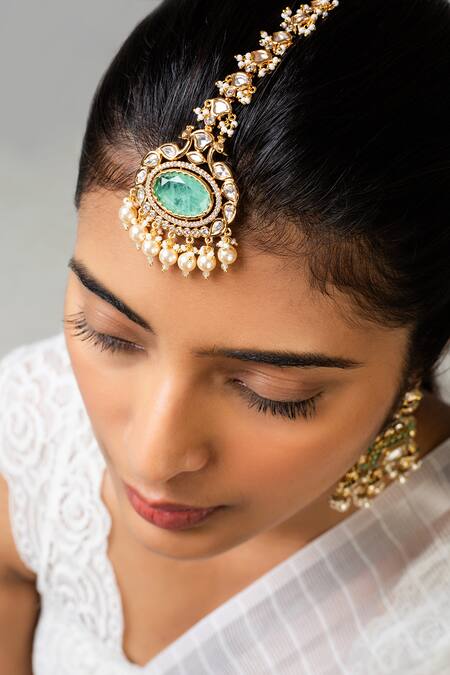 Zevar King Green Antique Gold Plated Maangtikka Online at Aza Fashions Zevar King_Green Antique Gold Plated Maangtikka _Online_at_Aza_Fashions