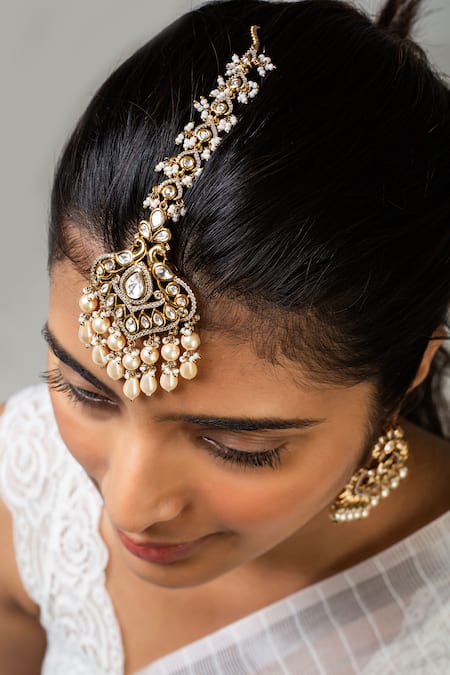 Shop Zevar King White Peacock Stone Studded Maangtikka at Aza Fashions Shop_Zevar King_White Peacock Stone Studded Maangtikka _at_Aza_Fashions