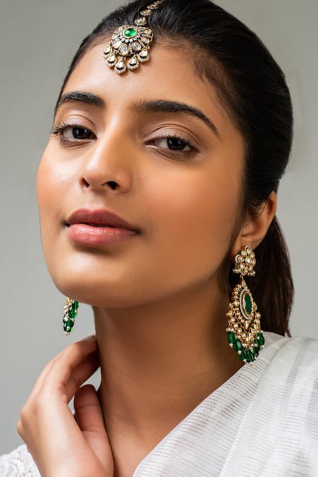 Shop Zevar King Green Antique Gold Plated Heart Shaped Maangtikka at Aza Fashions Shop_Zevar King_Green Antique Gold Plated Heart Shaped Maangtikka _at_Aza_Fashions