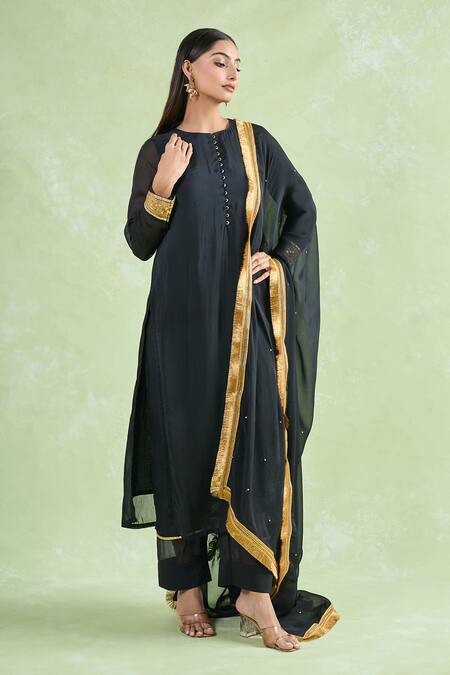 Samyukta Singhania Black Embellished Kurta Set With Dupatta 