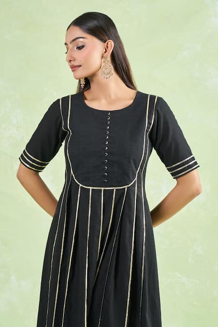 Naintara Bajaj_Black Cotton Gota Patti Round Neck Lace Kurta Set With Pant _at_Aza_Fashions