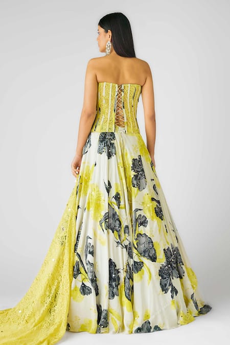 Basanti - Kapde Aur Koffee Floral Embellished Off White Lehenga Set 