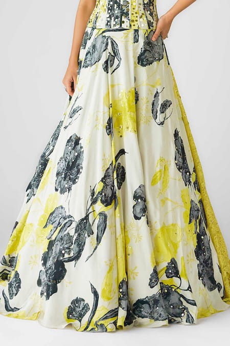 Shop_Basanti - Kapde Aur Koffee_Off White Crepe, Lace Sequins Sweetheart Neck Floral Embellished Lehenga Set _Online_at_Aza_Fashions