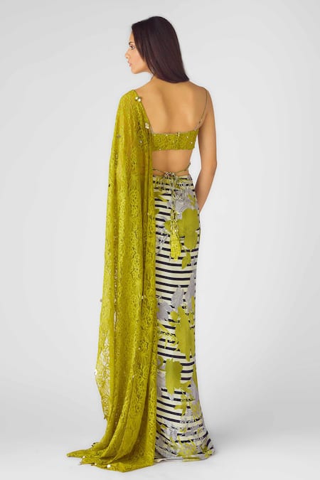 Basanti - Kapde Aur Koffee Floral Stripe Pre-Draped Saree Set 