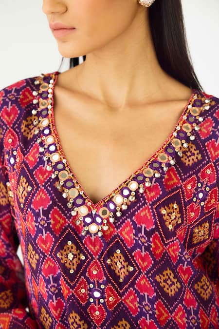 Basanti - Kapde Aur Koffee_Purple Crepe Sequins, Tassels V-neck Geometric Mirror Work Kurta Set _at_Aza_Fashions