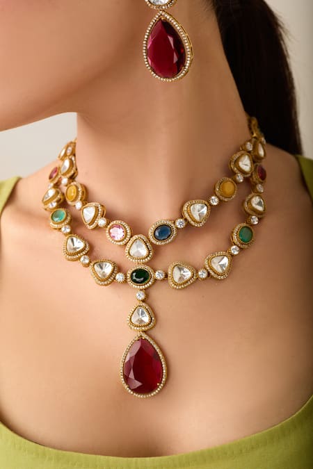 Buy_Just Shradhas_Multi Color Fabric Flowers Natural Stone Necklace Set 