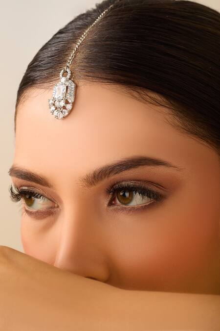 Shop Just Shradhas Silver Plated Natural Stone Embellished Maangtikka Online at Aza Fashions Shop_Just Shradhas_Silver Plated Natural Stone Embellished Maangtikka_Online_at_Aza_Fashions