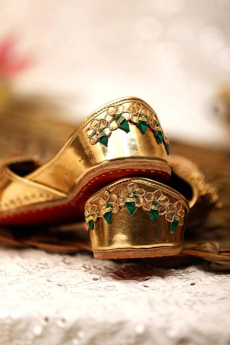 5elements Gold Peacock And Ghungroo Juttis Online at Aza Fashions 5elements_Gold Peacock And Ghungroo Juttis _Online_at_Aza_Fashions