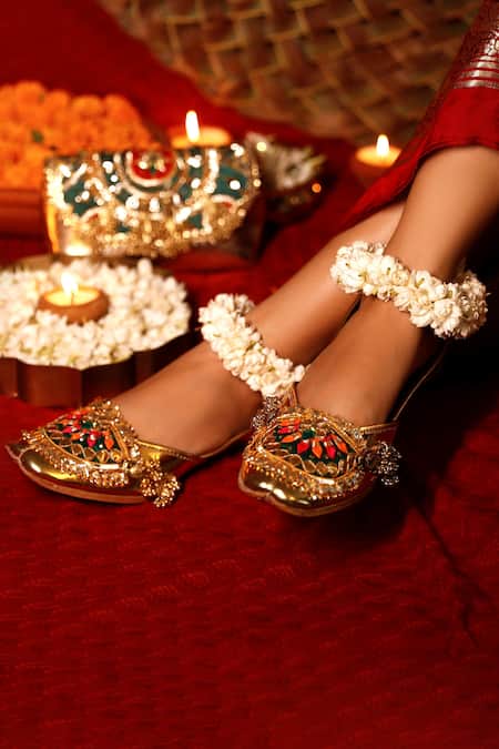 Shop 5elements Gold Peacock And Ghungroo Juttis at Aza Fashions Shop_5elements_Gold Peacock And Ghungroo Juttis _at_Aza_Fashions