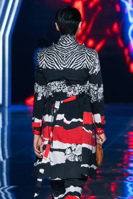 MR. Ajay Kumar_Black Cotton Satin Geometric Print Longline Blazer _at_Aza_Fashions