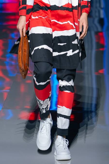 Buy_MR. Ajay Kumar_Black Cotton Satin Geometric Print Longline Blazer 