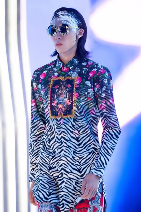 MR. Ajay Kumar_Black Cotton Floral Zig Zag Print Kurta _Online_at_Aza_Fashions