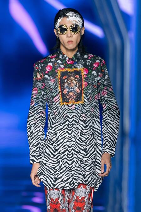 Buy_MR. Ajay Kumar_Black Cotton Floral Zig Zag Print Kurta _Online_at_Aza_Fashions