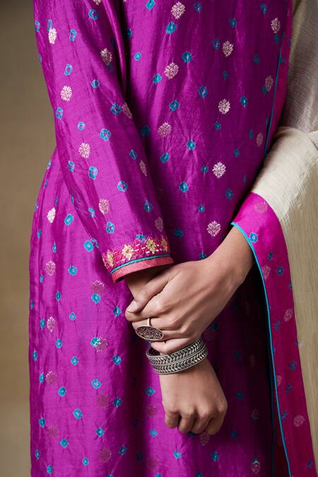 Buy Saundh Pink Chanderi Silk, Muslin, Tissue Mirrors, Floral Gota Work Kurta Pant Set Online at Aza Fashions Buy_Saundh_Pink Chanderi Silk, Muslin, Tissue Mirrors, Floral Gota Work Kurta Pant Set _Online_at_Aza_Fashions