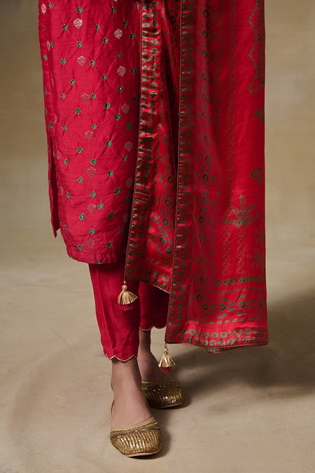 Buy Saundh Red Chanderi Silk, Muslin, Viscose Embroidery, Kashi Bandhani Kurta Pant Set Online at Aza Fashions Buy_Saundh_Red Chanderi Silk, Muslin, Viscose Embroidery, Kashi Bandhani Kurta Pant Set _Online_at_Aza_Fashions
