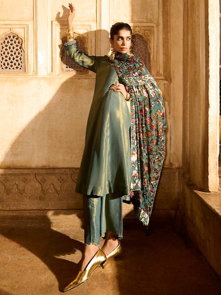 Saundh Green Floral Embroidered Kurta Set 