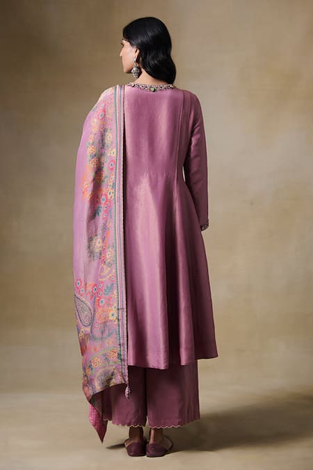 Saundh Metallic Floral Embroidered Kurta Pant Set 