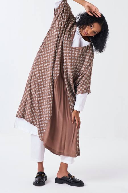 Three Brown Crepe V-neck Brick Print Gusset Detail Kaftan Online at Aza Fashions Three_Brown Crepe V-neck Brick Print Gusset Detail Kaftan _Online_at_Aza_Fashions