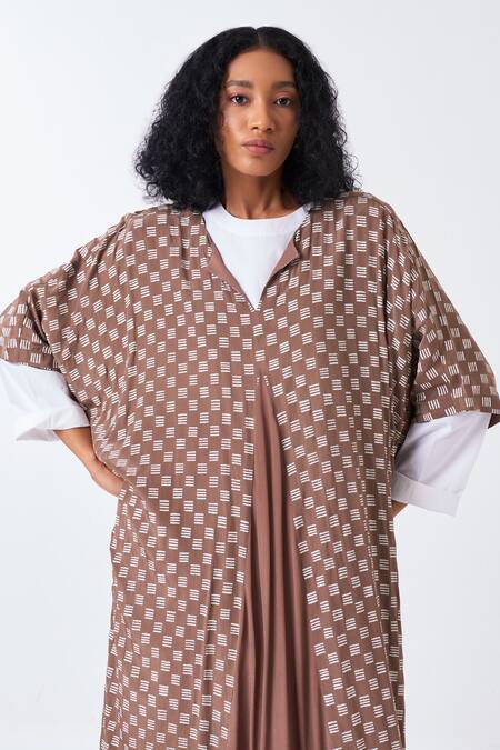 Three Brown Crepe V-neck Brick Print Gusset Detail Kaftan at Aza Fashions Three_Brown Crepe V-neck Brick Print Gusset Detail Kaftan _at_Aza_Fashions