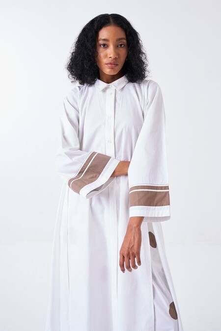 Three White Poplin Applique Collared Slit Panel Kurta Online at Aza Fashions Three_White Poplin Applique Collared Slit Panel Kurta _Online_at_Aza_Fashions