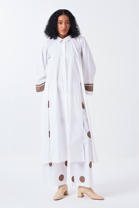 Shop Three White Poplin Applique Collared Slit Panel Kurta Online at Aza Fashions Shop_Three_White Poplin Applique Collared Slit Panel Kurta _Online_at_Aza_Fashions