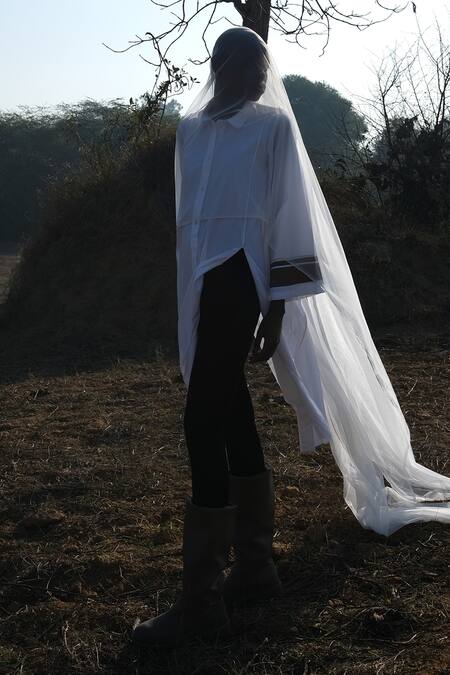 Three_White Poplin Applique Collared Slit Panel Kurta _at_Aza_Fashions