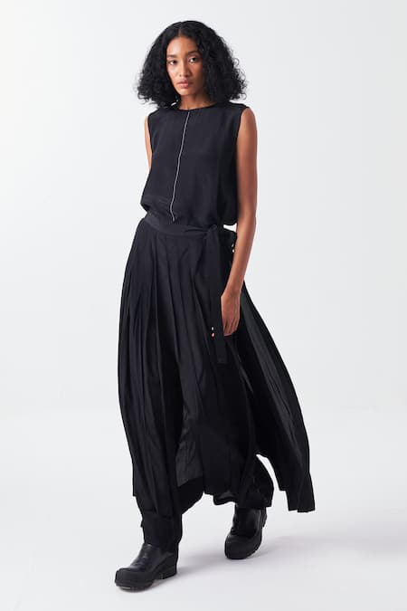 Buy_THREE_Black Crepe Embroidery Round Neck Stitchline Top _Online_at_Aza_Fashions