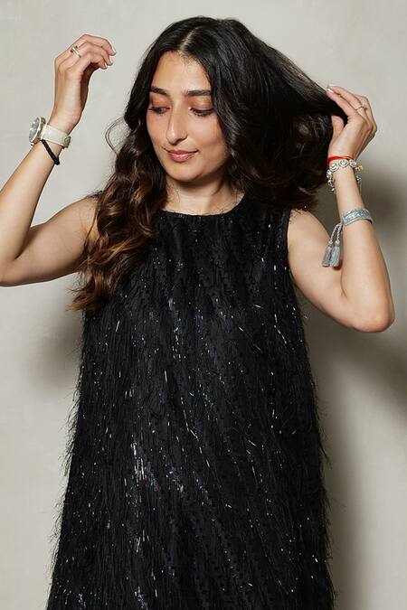 Pocket Stories_Black Round Neck Textured Applique A-line Dress _Online_at_Aza_Fashions