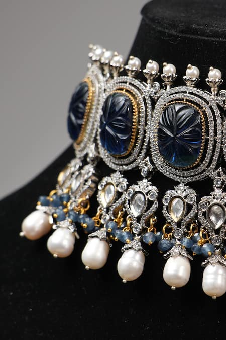 Buy_Amaara Jewels_Blue Pearls, Zari Carved Saphire Stone Embellished Choker Set 