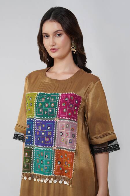 Devyani Mehrotra Gold Tissue Chanderi Printed Geometric Round Patchwork Kurta Set at Aza Fashions Devyani Mehrotra_Gold Tissue Chanderi Printed Geometric Round Patchwork Kurta Set_at_Aza_Fashions