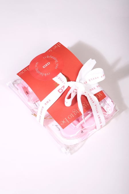Buy AZA Pink Embroidery Travel Bliss Designer Beauty Kit Buy_AZA_Pink Embroidery Travel Bliss Designer Beauty Kit