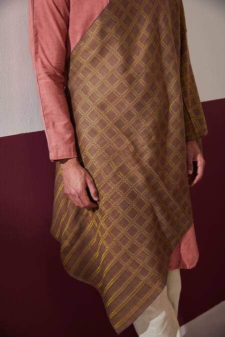 Shop SHAZA Brown Handloom Zari Checkered Stole at Aza Fashions Shop_SHAZA_Brown Handloom Zari Checkered Stole_at_Aza_Fashions