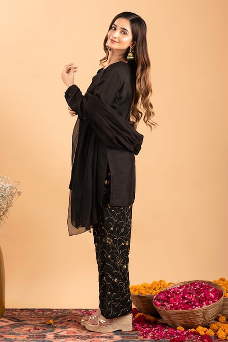 Buy Rirasa Black Silk, Organza Embroidery Round Neck Ghungroo Embellished Kurta Set Online at Aza Fashions Buy_Rirasa_Black Silk, Organza Embroidery Round Neck Ghungroo Embellished Kurta Set _Online_at_Aza_Fashions