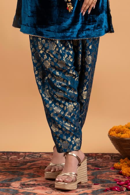 Buy_Rirasa_Blue Velvet, Georgette Embroidery Round Crest Bloom Kurta And Woven Salwar Set _Online_at_Aza_Fashions
