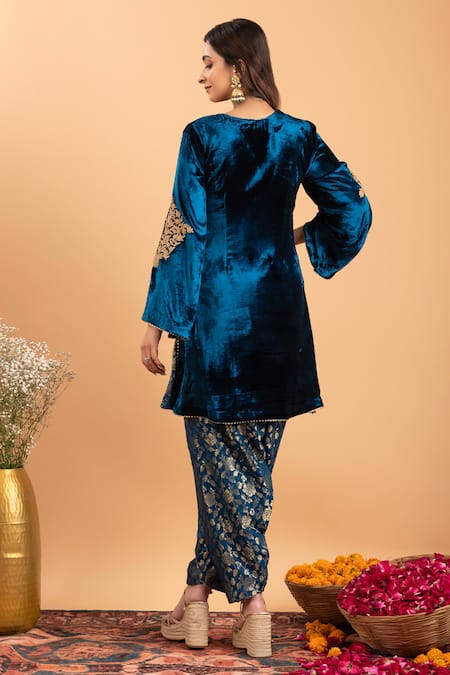 Rirasa Crest Bloom Velvet Kurta & Woven Salwar Set 