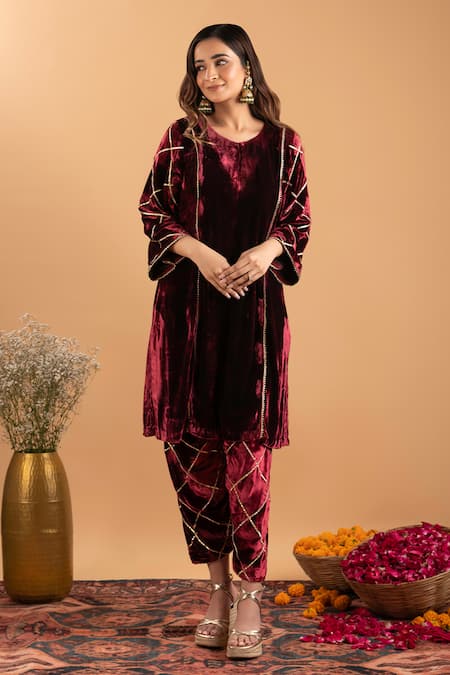 Rirasa_Maroon Velvet, Net Embroidery, Gota Patti, Sequins Round Neck Striped Kurta Set _Online_at_Aza_Fashions