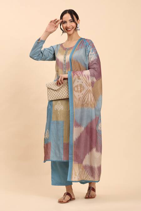 Shop_Mamicha_Blue Cotton Embroidery Round Neck Abstract Thread Kurta Set_Online_at_Aza_Fashions