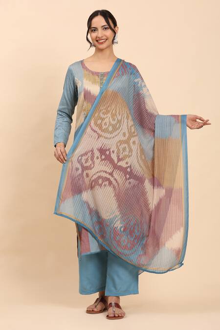 Shop_Mamicha_Blue Cotton Embroidery Round Neck Abstract Thread Kurta Set