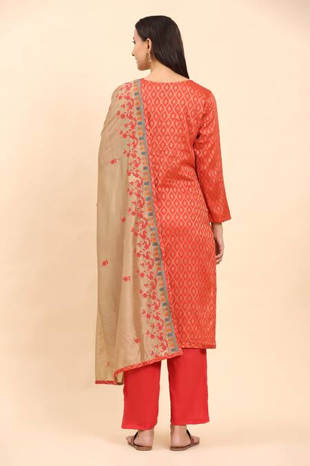 Shop Mamicha Red Cotton Embroidery Round Neck Geometric Kurta Palazzo Set at Aza Fashions Shop_Mamicha_Red Cotton Embroidery Round Neck Geometric Kurta Palazzo Set_at_Aza_Fashions