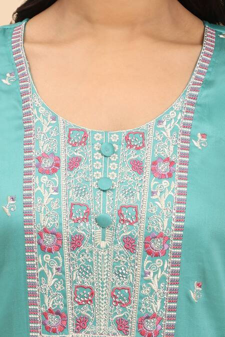 Mamicha_Green Cotton Beads, Embroidery Round Neck Thread And Kurta Set_at_Aza_Fashions