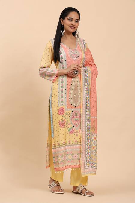 Buy_Mamicha_Yellow Cotton Pearls, Tassels V-neck Floral Embroidered Kurta Palazzo Set