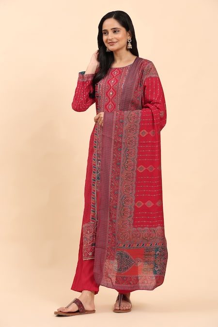 Mamicha Red Cotton Zari Round Neck Geometric Embroidered Kurta Palazzo Set at Aza Fashions Mamicha_Red Cotton Zari Round Neck Geometric Embroidered Kurta Palazzo Set_at_Aza_Fashions