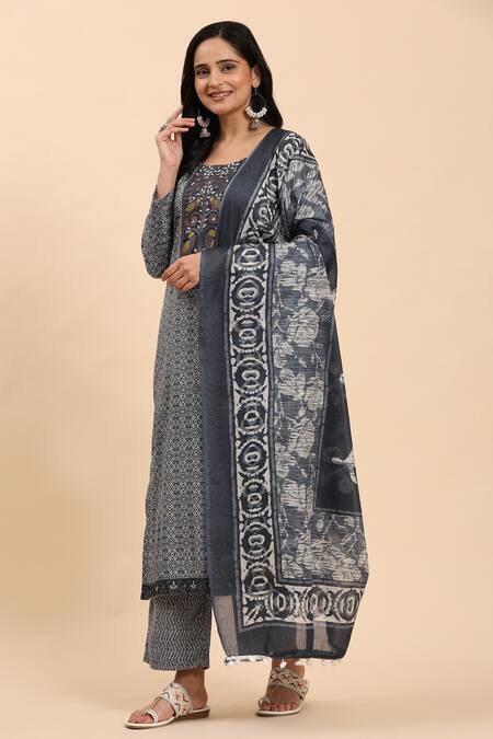 Mamicha_Gray Cotton Embroidery Round Neck Grey Kurta Set With Dupatta_Online_at_Aza_Fashions