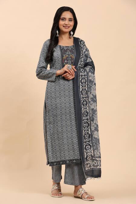 Buy_Mamicha_Gray Cotton Embroidery Round Neck Grey Kurta Set With Dupatta_Online_at_Aza_Fashions